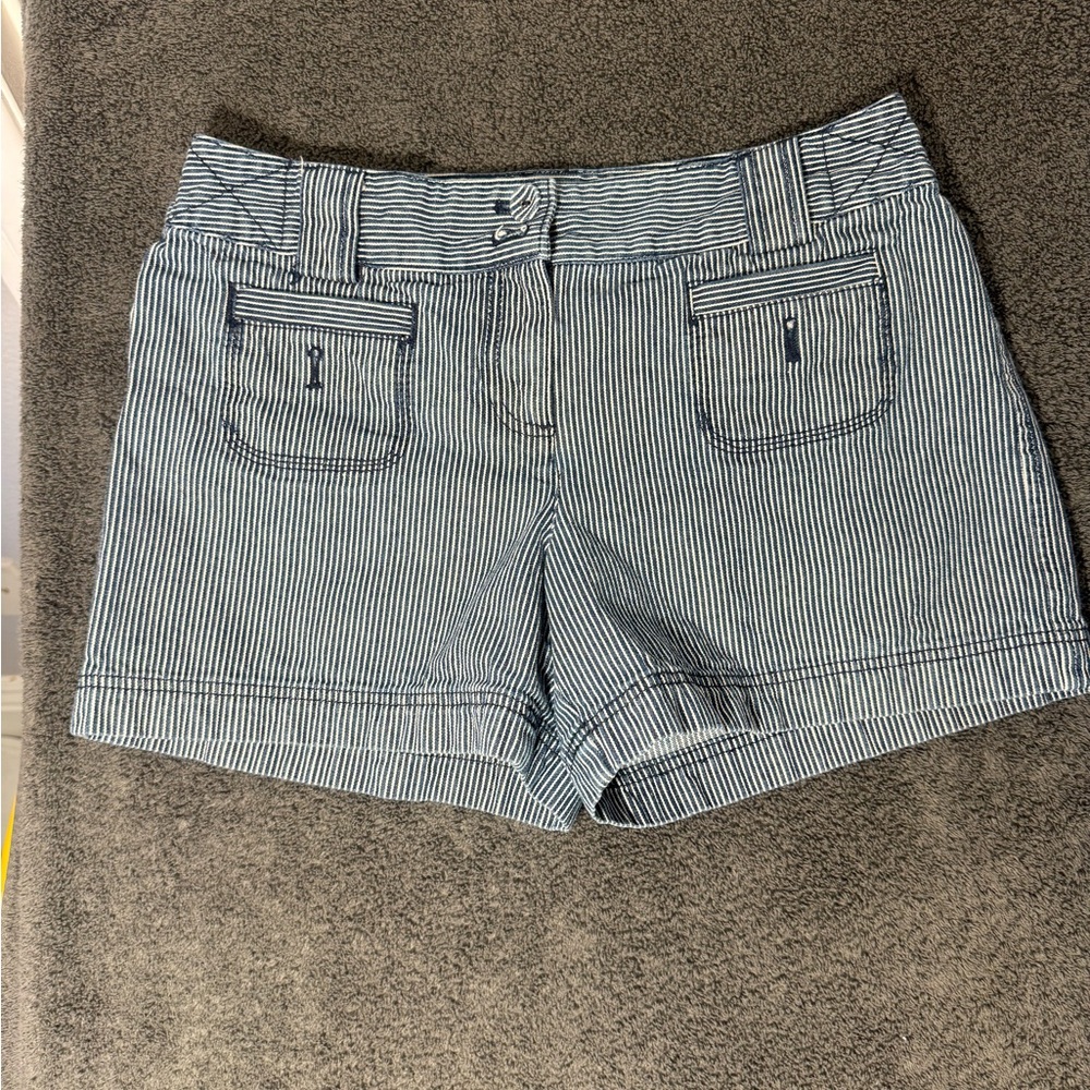 Classic Striped Women's Shorts‎